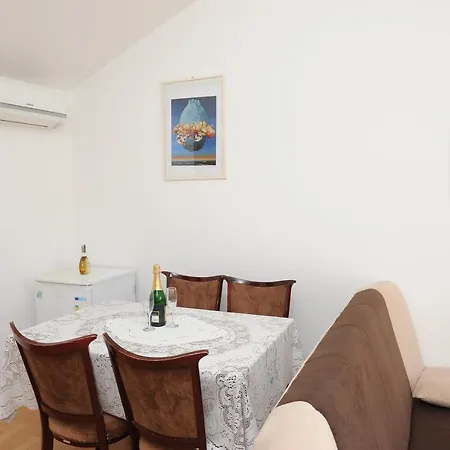 15748d Apartment *