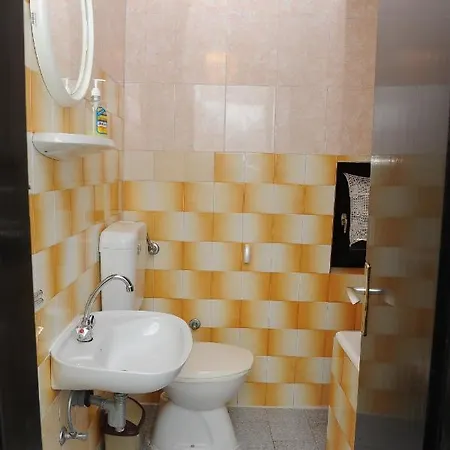 15748d